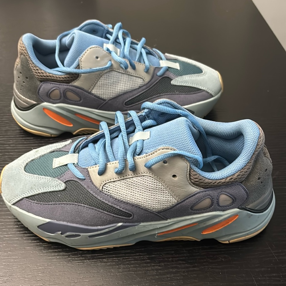 Adidas Yeezy 700 carb blue